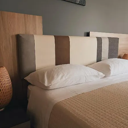 Dona Flor Bed & Breakfast Parabita
